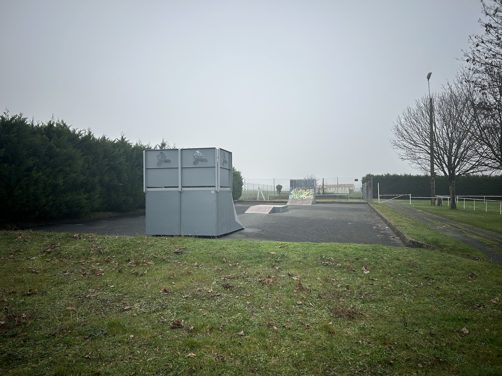 Saint-Romain-de-Benet skatepark